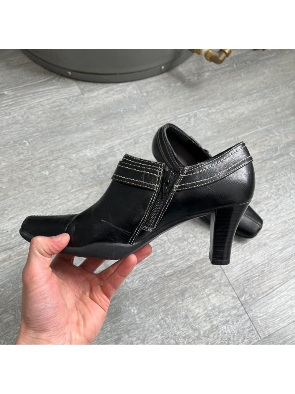 Black / White Y2K Faux Leather Slip-On Small Heels / Shoes W/ Stitching Details - Picture 4 of 6
